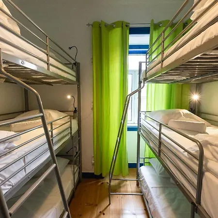 Hostal Help Yourself - *