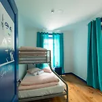 Hostel Help Yourself - Parede