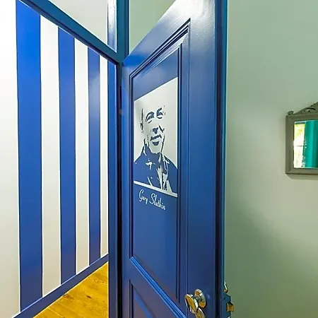 Help Yourself - Hostel Parede