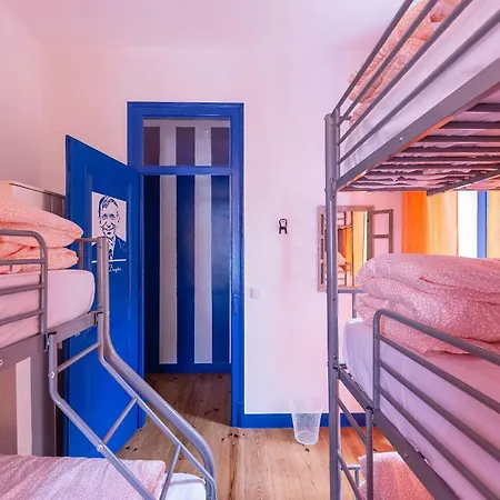 Hostel Help Yourself -