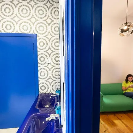 Help Yourself - Hostel