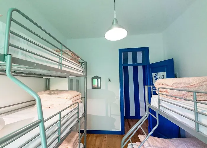 Hostal Help Yourself - *