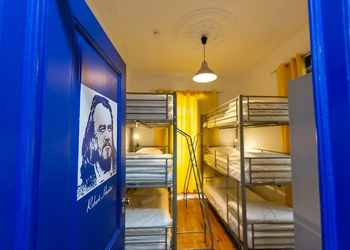 Help Yourself - Parede