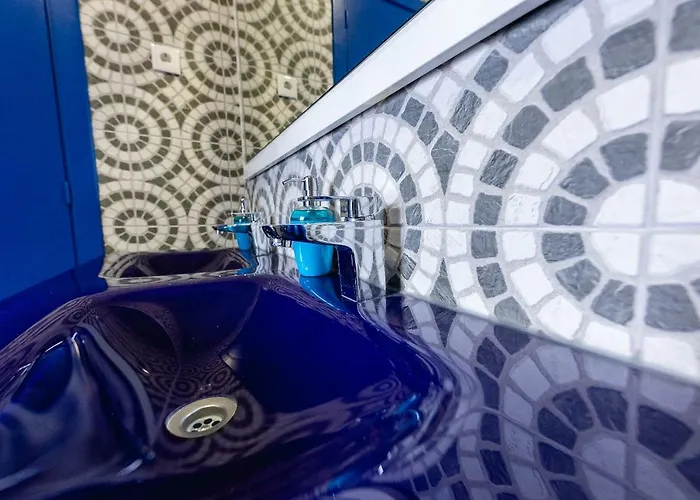 Help Yourself - * Parede